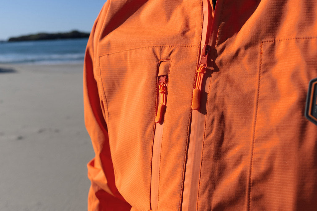 Details van het logo op het Blastsafe 15K straalpak